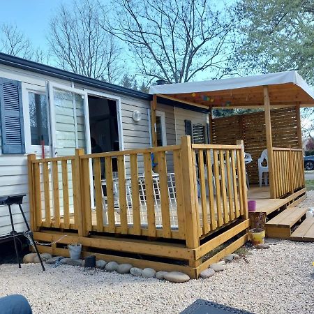 mobil home tout confort 6 personnes climatisé au pied du Luberon La Roque-d'Antheron Extérieur photo