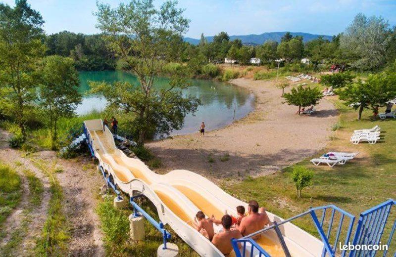 mobil home tout confort 6 personnes climatisé au pied du Luberon La Roque-d'Antheron Extérieur photo
